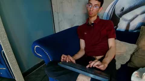 Zyro Nigth online show from November 19, 8:42 pm