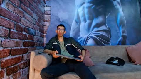 Zyro Nigth online show from January 6, 7:17 pm