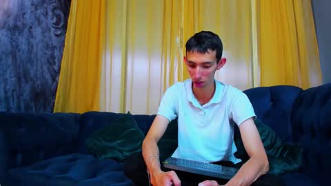 Zyro Nigth online show from January 13, 7:30 pm