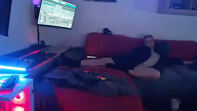 davidgntxxxxx online show from April 8, 7:14 pm