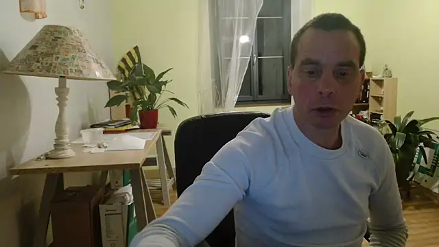 Snapshot of cloupefun chatting on December 2, 4:09 am cloupefun online show from December 2, 4:09 am