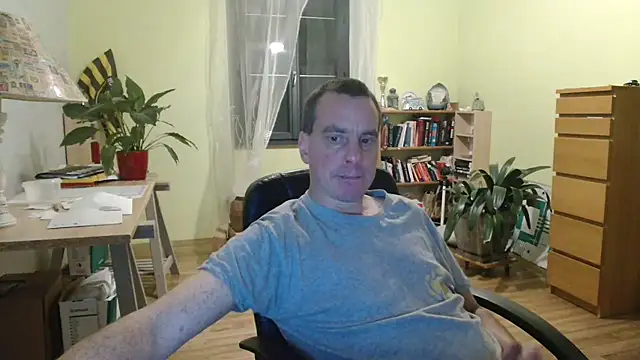 Snapshot of cloupefun chatting on December 3, 4:47 am cloupefun online show from December 3, 4:47 am