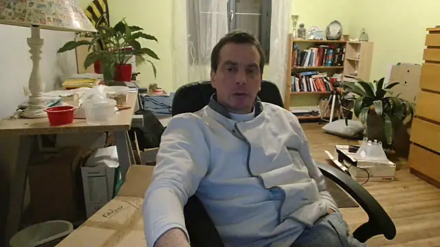 Snapshot of cloupefun chatting on January 18, 5:10 am cloupefun online show from January 18, 5:10 am