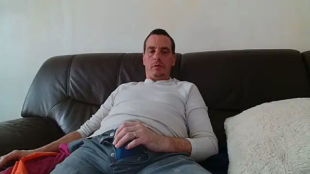 Snapshot of cloupefun chatting on October 11, 11:42 am cloupefun online show from October 11, 11:42 am