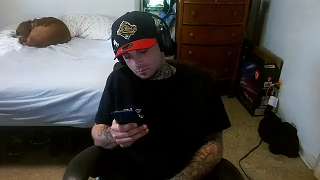 Snapshot of DADDY_KANE8--- chatting on April 19, 6:10 pm DADDY KANE8--- online show from April 19, 6:10 pm
