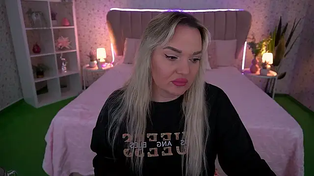 MissyMartinez online show from March 28, 8:03 am