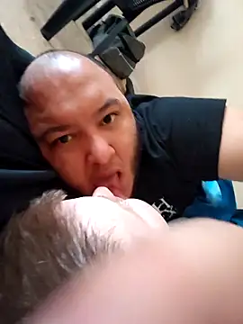 Snapshot of genderfluidco2 chatting on November 9, 8:56 am genderfluidco2 online show from November 9, 8:56 am