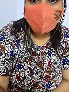Snapshot of MOM-SUN-COUPLE chatting on March 18, 9:12 am MOM-SUN-COUPLE online show from March 18, 9:12 am