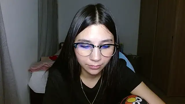 mia  lopez  online show from October 25, 3:36 am