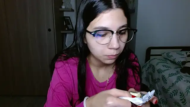 mia  lopez  online show from December 3, 12:51 am