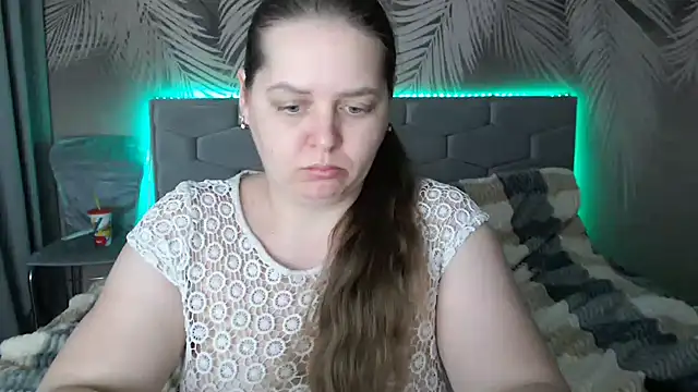 uliastar online show from January 22, 9:35 am