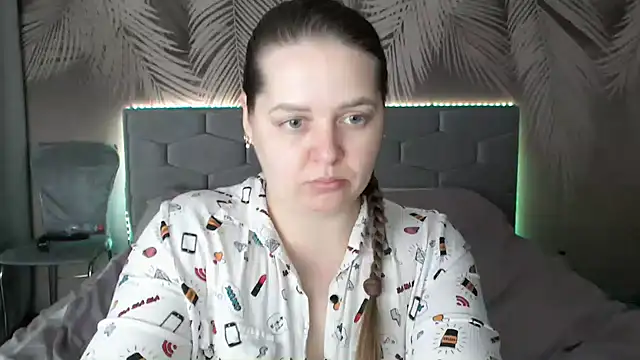 uliastar online show from February 4, 10:43 am