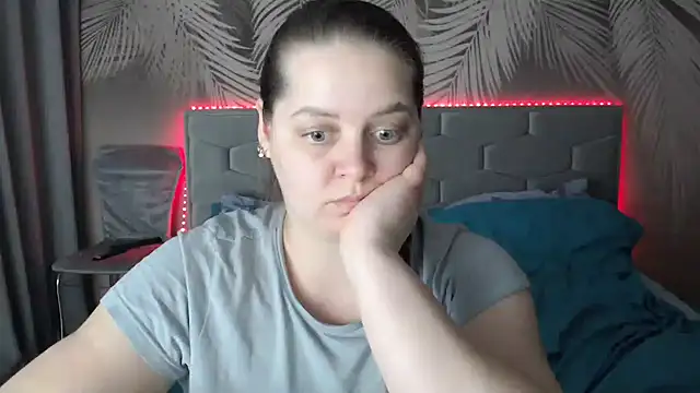 uliastar online show from February 16, 1:05 pm