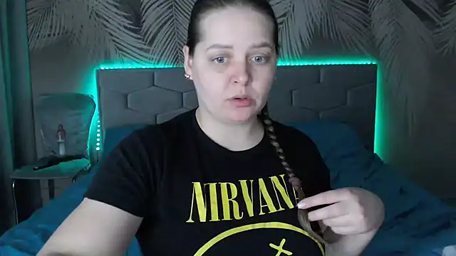 uliastar online show from February 18, 9:21 am