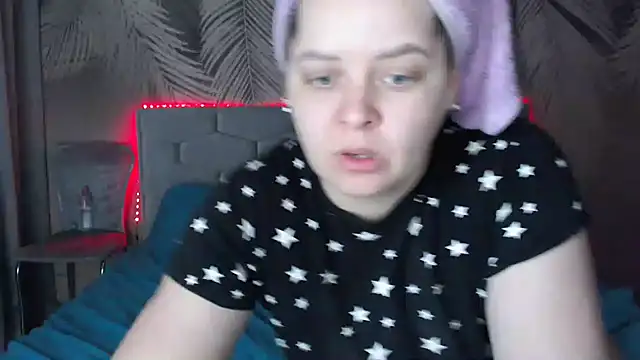 uliastar online show from February 19, 7:50 am