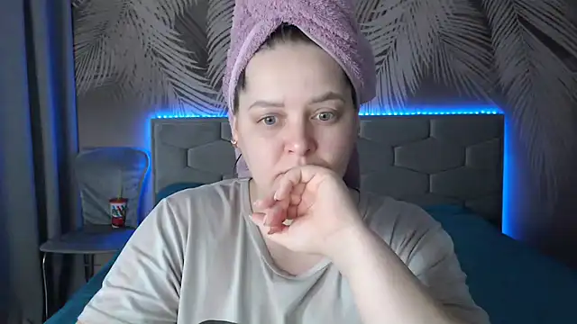 uliastar online show from February 22, 6:06 am