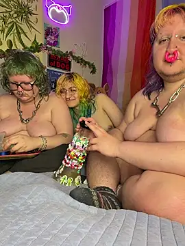 ivolustful online show from June 14, 5:20 am