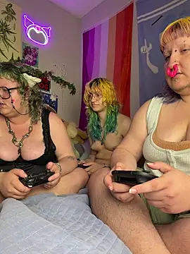 ivolustful online show from June 14, 8:33 pm