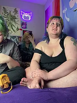 ivolustful online show from July 12, 3:25 pm