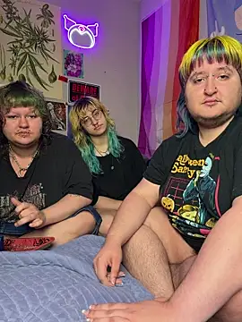 ivolustful online show from July 25, 3:20 pm