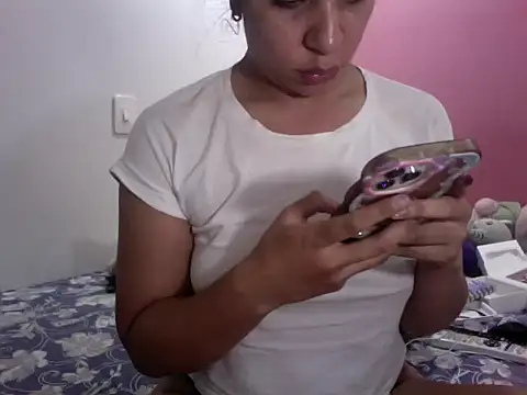 Snapshot of gatubelahot chatting on February 22, 2:06 am gatubelahot online show from February 22, 2:06 am