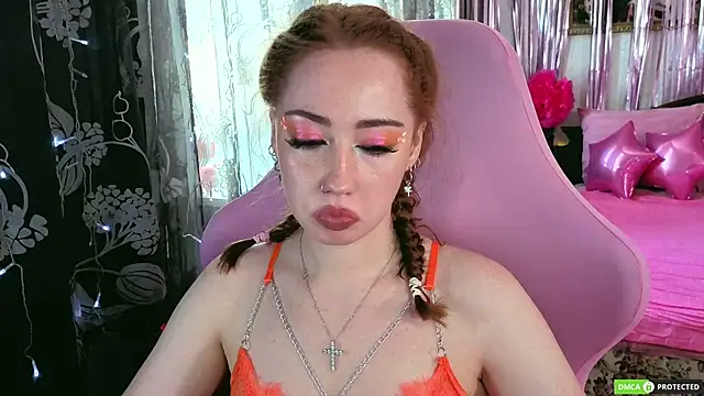 TinaBrook online show from June 17, 5:43 am