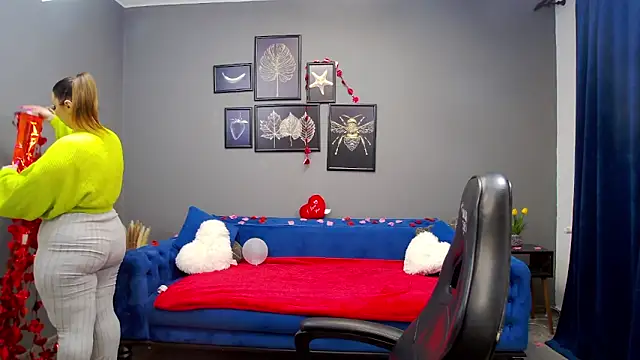 Snapshot of Katewalker_ chatting on February 14, 6:19 pm Katewalker online show from February 14, 6:19 pm