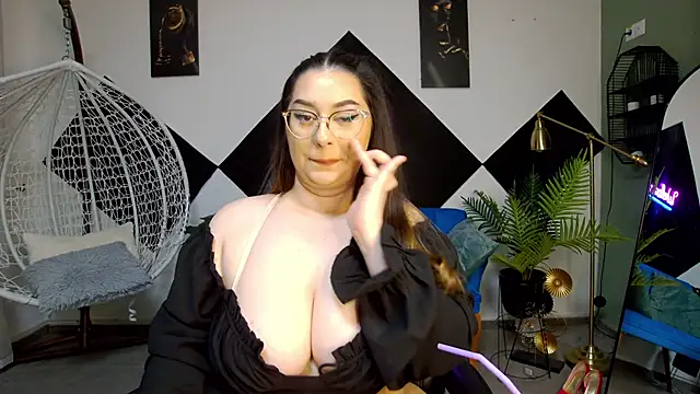 Katewalker  online show from May 10, 7:52 pm