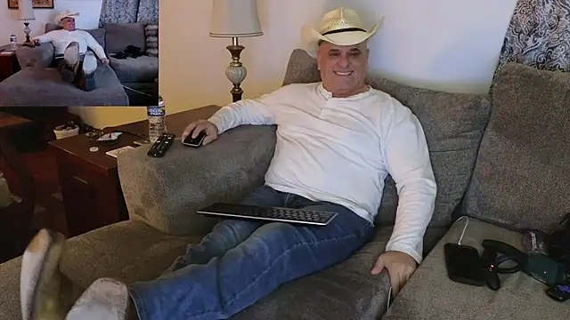 Foxhunt99 online show from February 24, 2:40 am