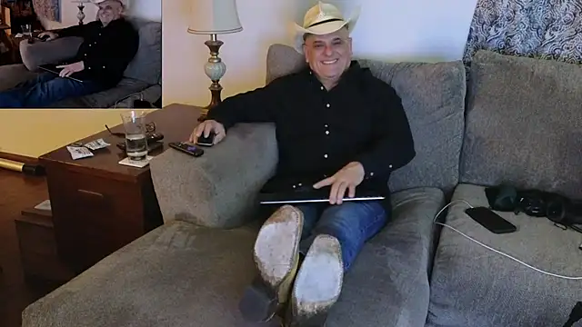 Foxhunt99 online show from February 27, 3:47 am