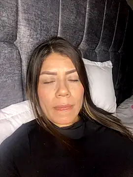 martina contreras online show from November 1, 8:05 am