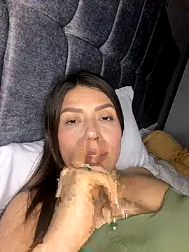 martina contreras online show from November 16, 2:06 am