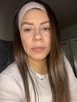 martina contreras online show from February 10, 4:05 am