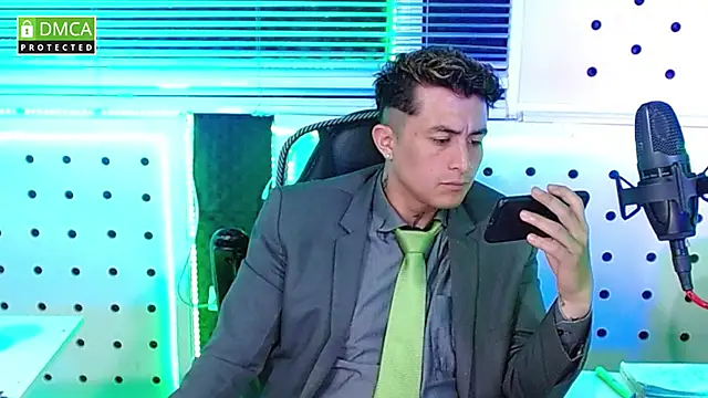 Darko0717 online show from October 22, 1:44 pm