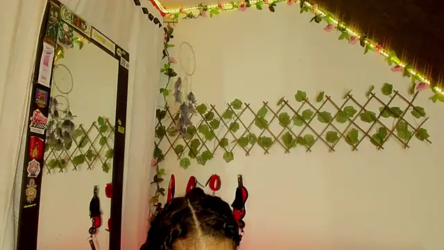 Cata green online show from December 5, 10:34 pm