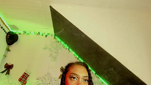 Cata green online show from December 13, 10:34 pm