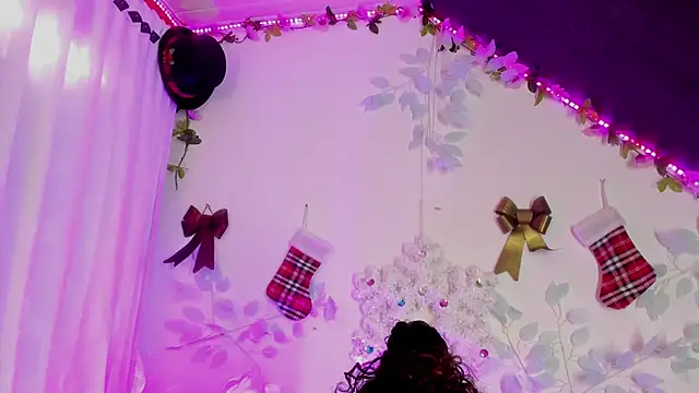 Cata green online show from December 14, 7:25 pm