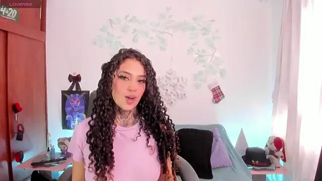 Cata green online show from December 14, 2:11 pm