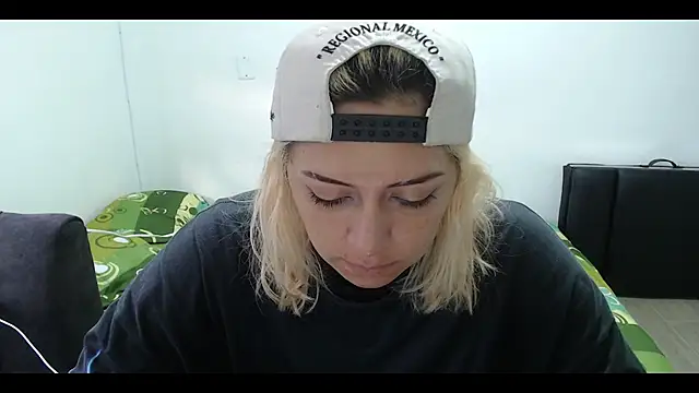 MommyMiaWs online show from February 21, 12:17 pm