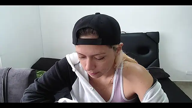 MommyMiaWs online show from February 25, 4:31 pm