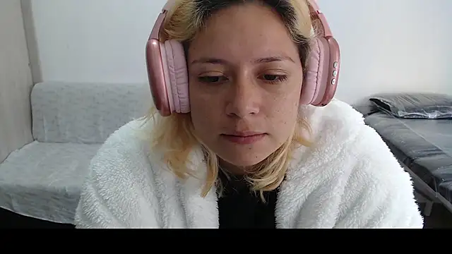 MommyMiaWs online show from March 11, 1:45 pm