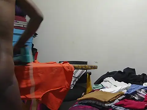 sluttylaura21 online show from October 19, 12:50 pm