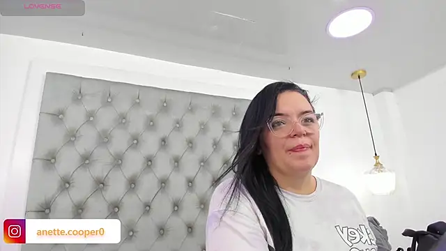 anette cooper online show from December 23, 3:26 am