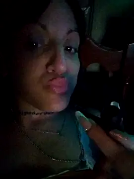 Snapshot of estefyzapata chatting on January 6, 3:10 am estefyzapata online show from January 6, 3:10 am