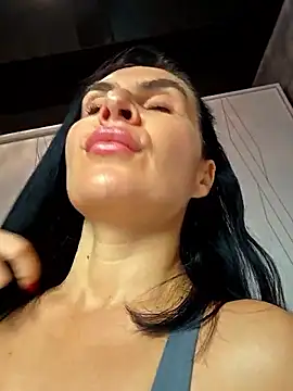 XeniaBlu online show from November 10, 7:40 am