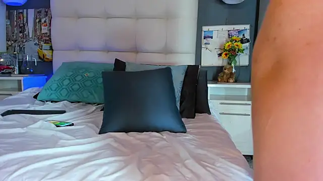 cinthya walker1 online show from February 12, 6:30 pm