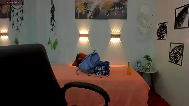 tracycum online show from February 3, 3:17 pm