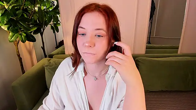 Snapshot of Pretty_Alison chatting on February 11, 2:11 pm Pretty Alison online show from February 11, 2:11 pm