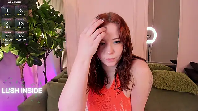 Snapshot of Pretty_Alison chatting on April 23, 1:57 pm Pretty Alison online show from April 23, 1:57 pm