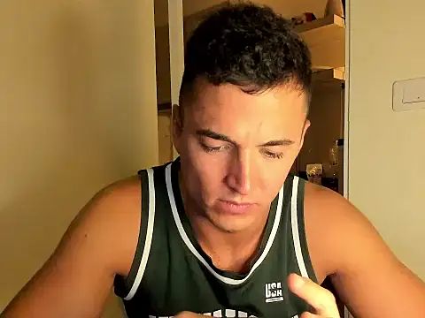 Snapshot of paulblack21 chatting on February 17, 7:20 pm paulblack21 online show from February 17, 7:20 pm